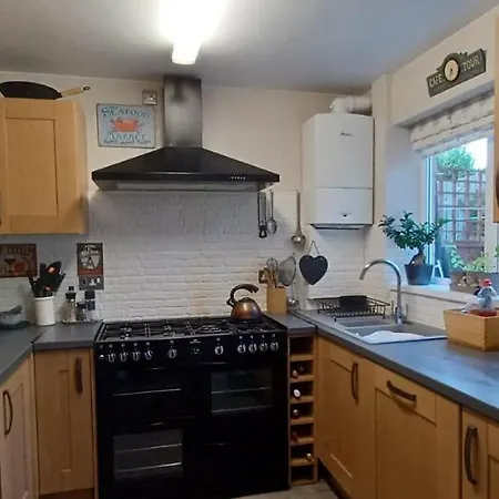 Hébergement de vacances Cosy Retreat - House With Double Bedroom