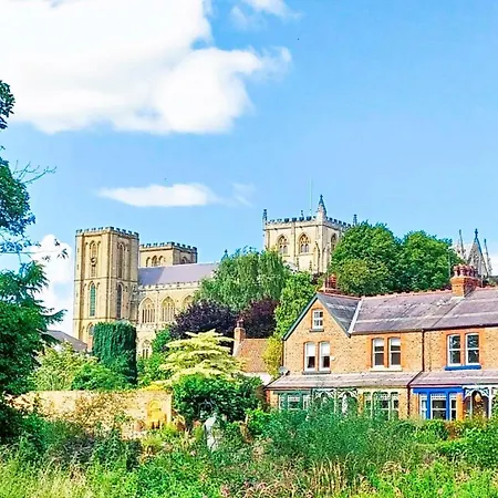 Cosy Retreat - House With Double Bedroom Hébergement de vacances *